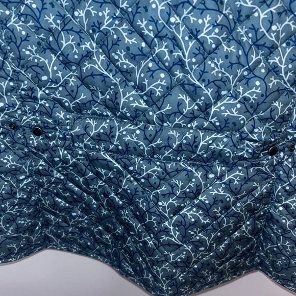 Eddie Bauer Antler patterned Women's winter Vest Size: small - Picture 5 of 6